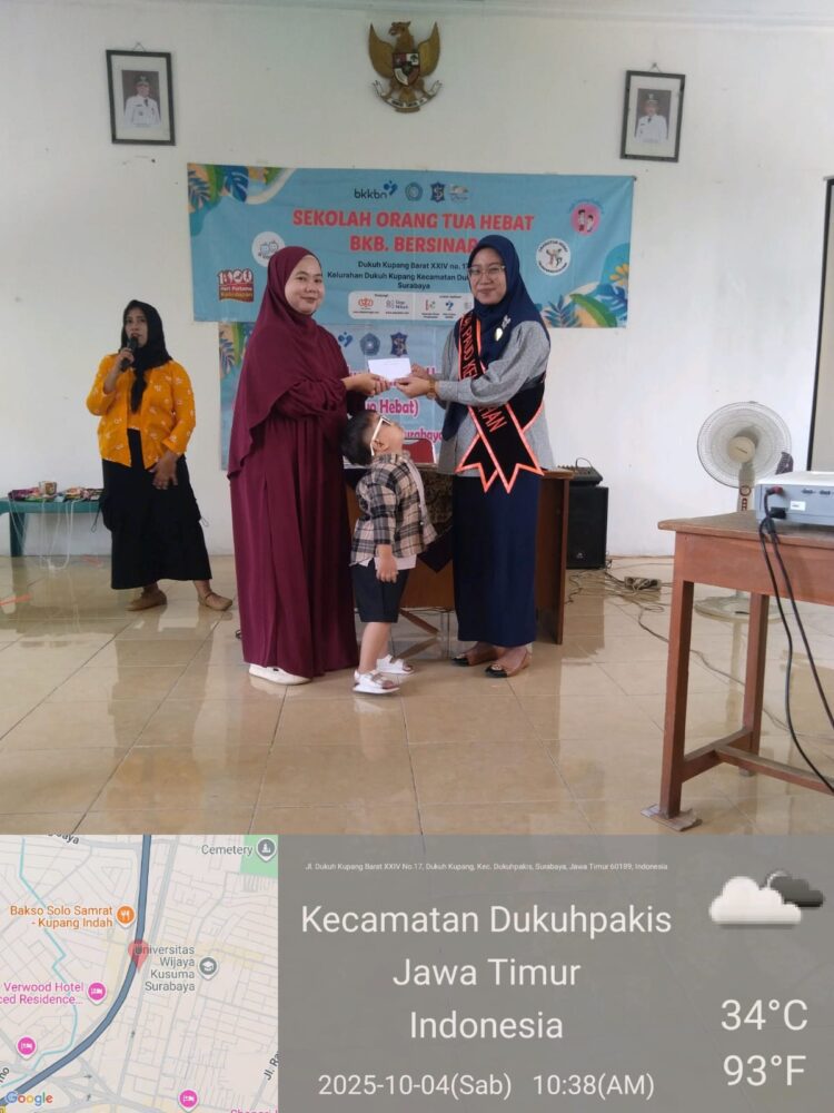 Bunda PAUD Dukuh Kupang Ibu Evi Memberikan materi mengenai SOTH